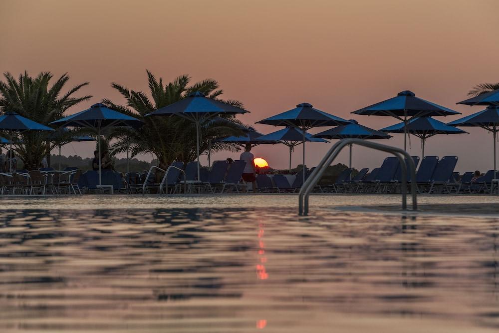 Mareblue Beach Agios Spyridon  Exterior foto
